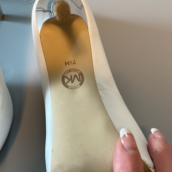 White platform heels - Picture 7 of 9